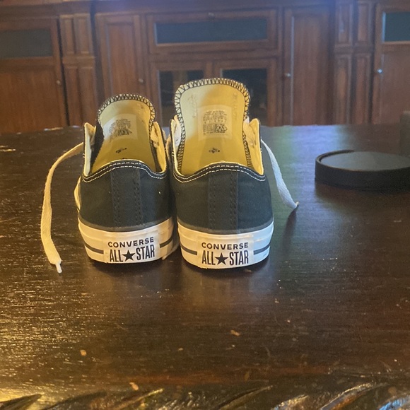 Converse Black and White size 5 in men’s seven in women’s - Picture 4 of 5